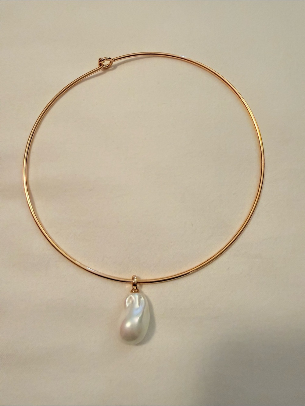 Gold Choker Necklace with White Baroque Pearl Pendant